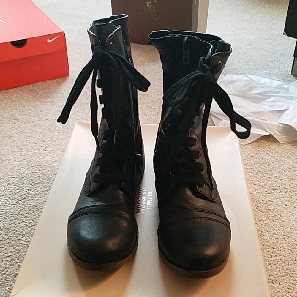 Mossimo black lace up boots with side zipper